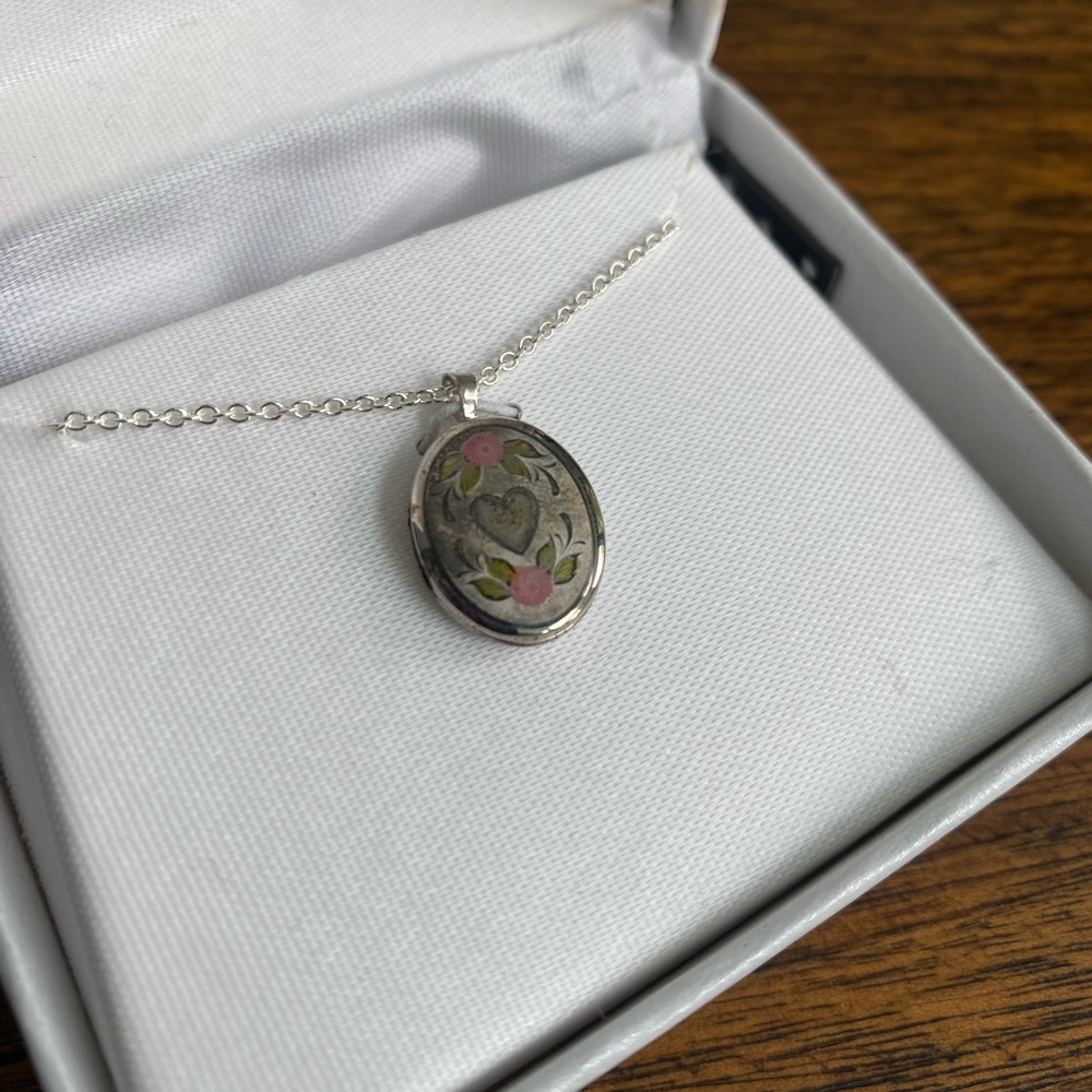 NWT silver locket